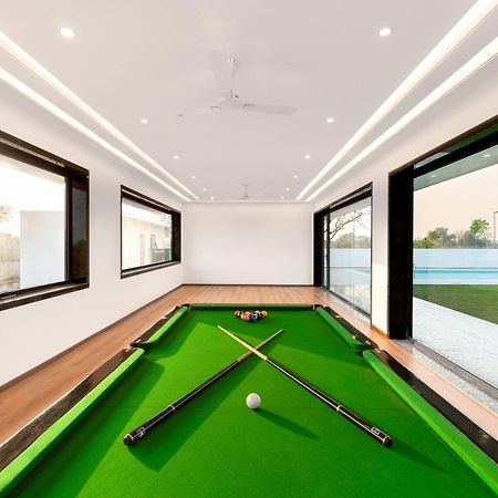 Stayvista At Aj House With Pvt Pool & Projector Set-Up Гайдарабад Екстер'єр фото